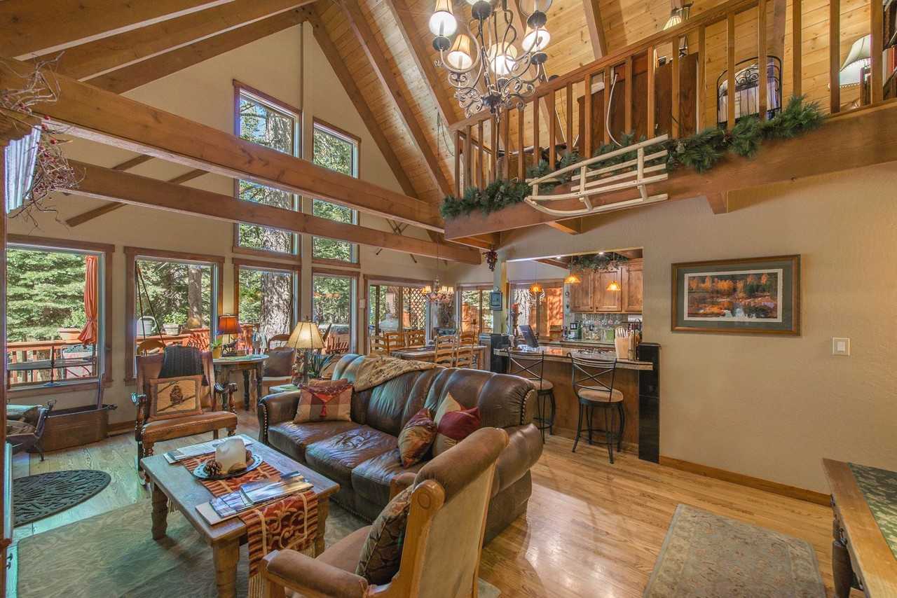 14013 Tyrol Rd - Photo 3 of 18