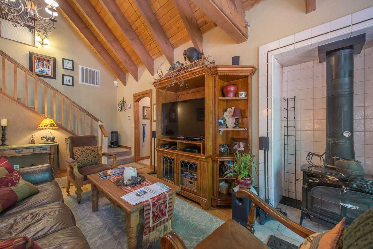 14013 Tyrol Rd - Photo 5 of 18