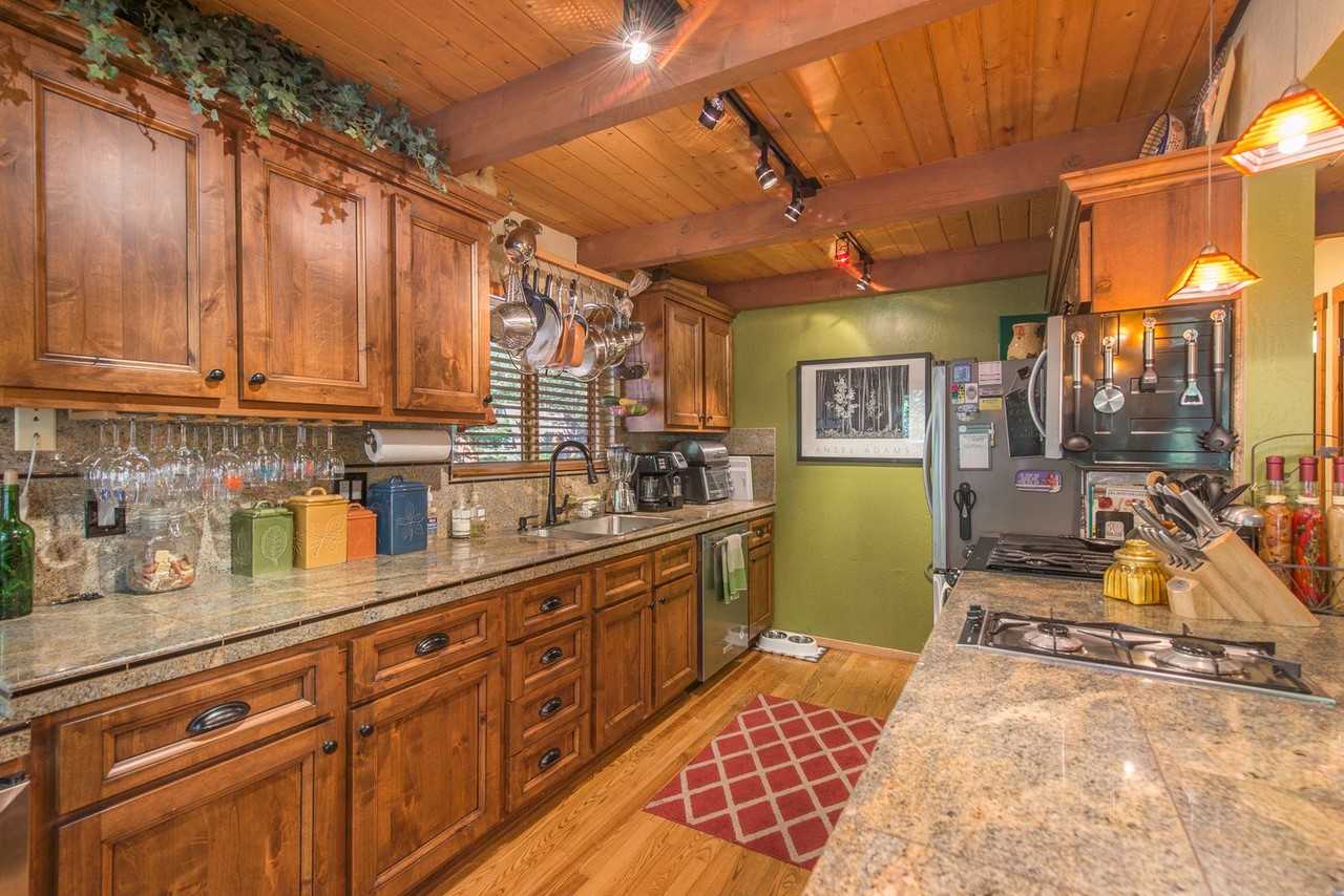 14013 Tyrol Rd - Photo 6 of 18