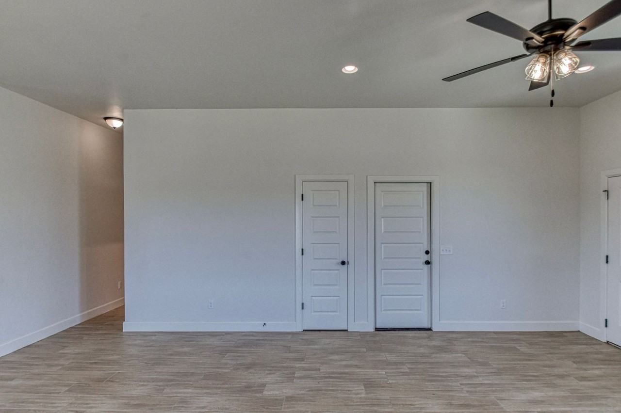 3812 Se 80th St - Photo 4 of 35