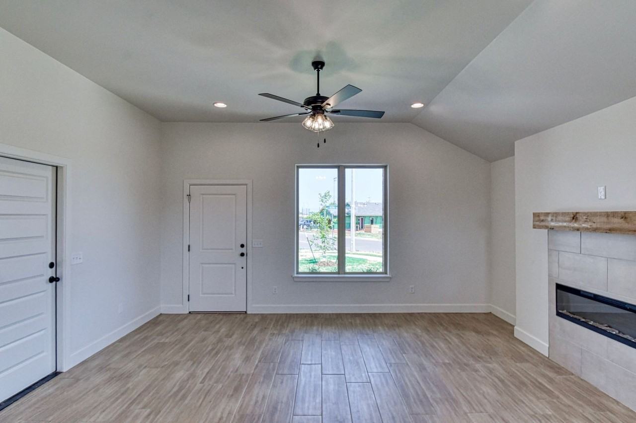 3812 Se 80th St - Photo 5 of 35