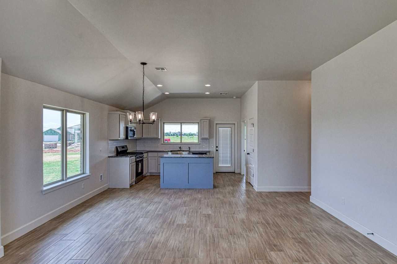 3812 Se 80th St - Photo 7 of 35