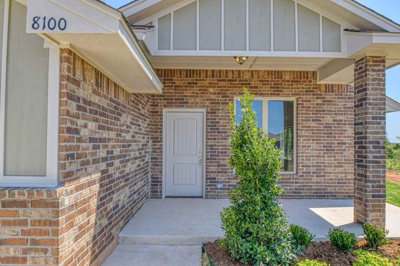 8100 8100 Solare Place - Photo 3 of 33
