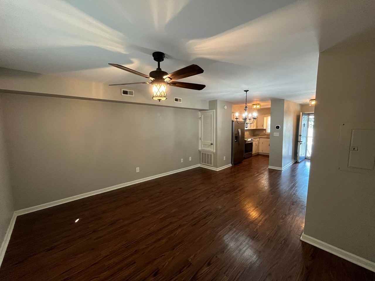 220 Marinawoods Dr Se #C - Photo 7 of 12