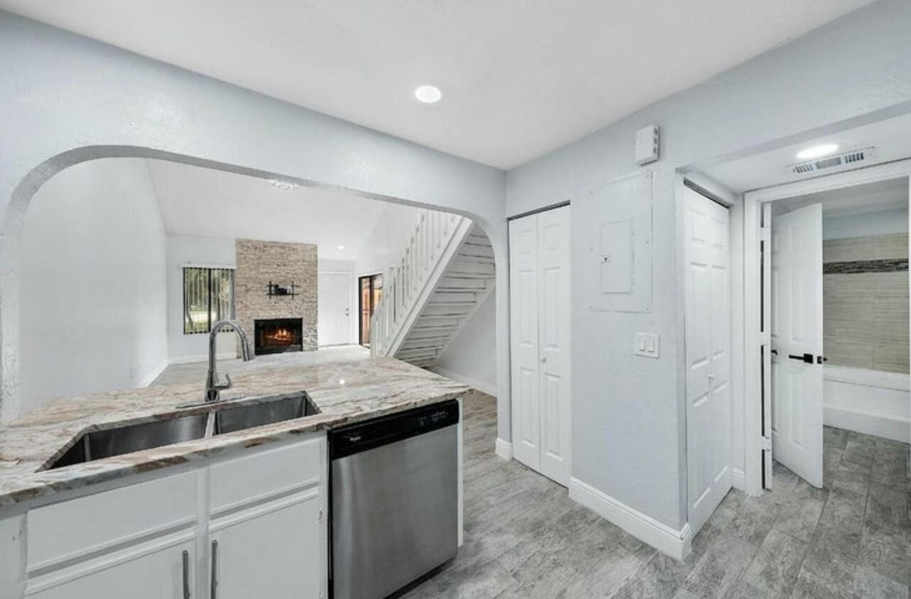 4012 Palm Bay Cir - Photo 2 of 16
