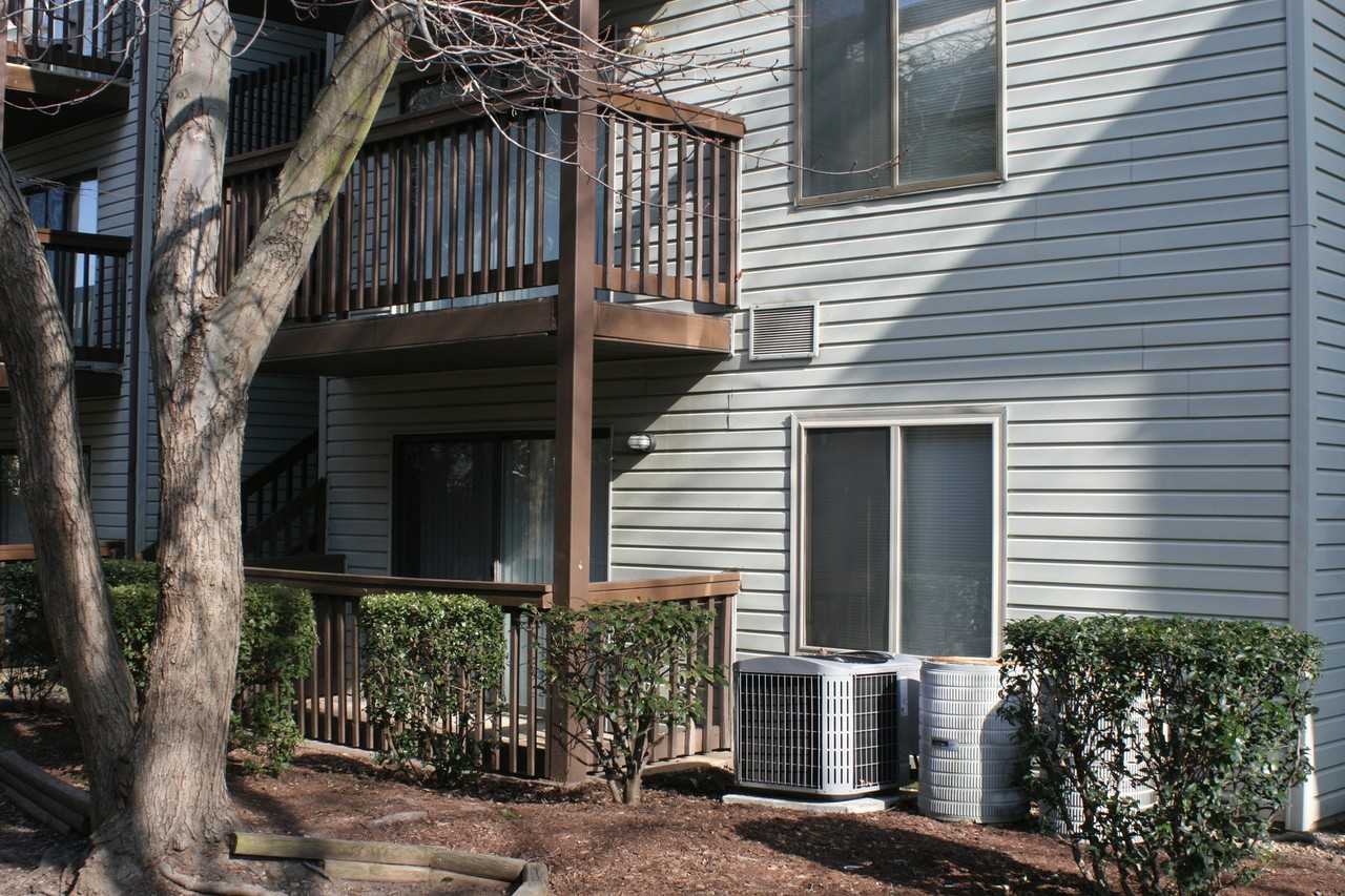 230 Wells Ct - Photo 2 of 19