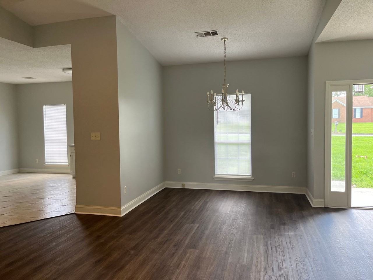 250 Mayfield Dr - Photo 5 of 10