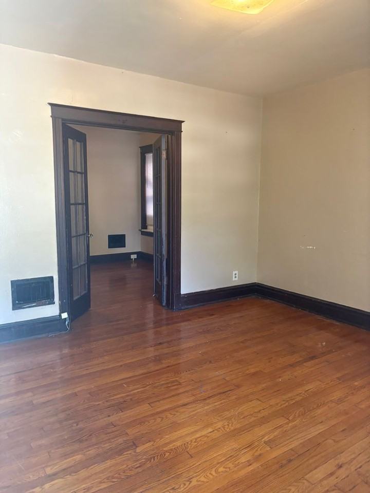 5105 S Broadway - Photo 3 of 7