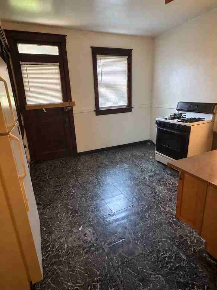 5105 S Broadway - Photo 6 of 7