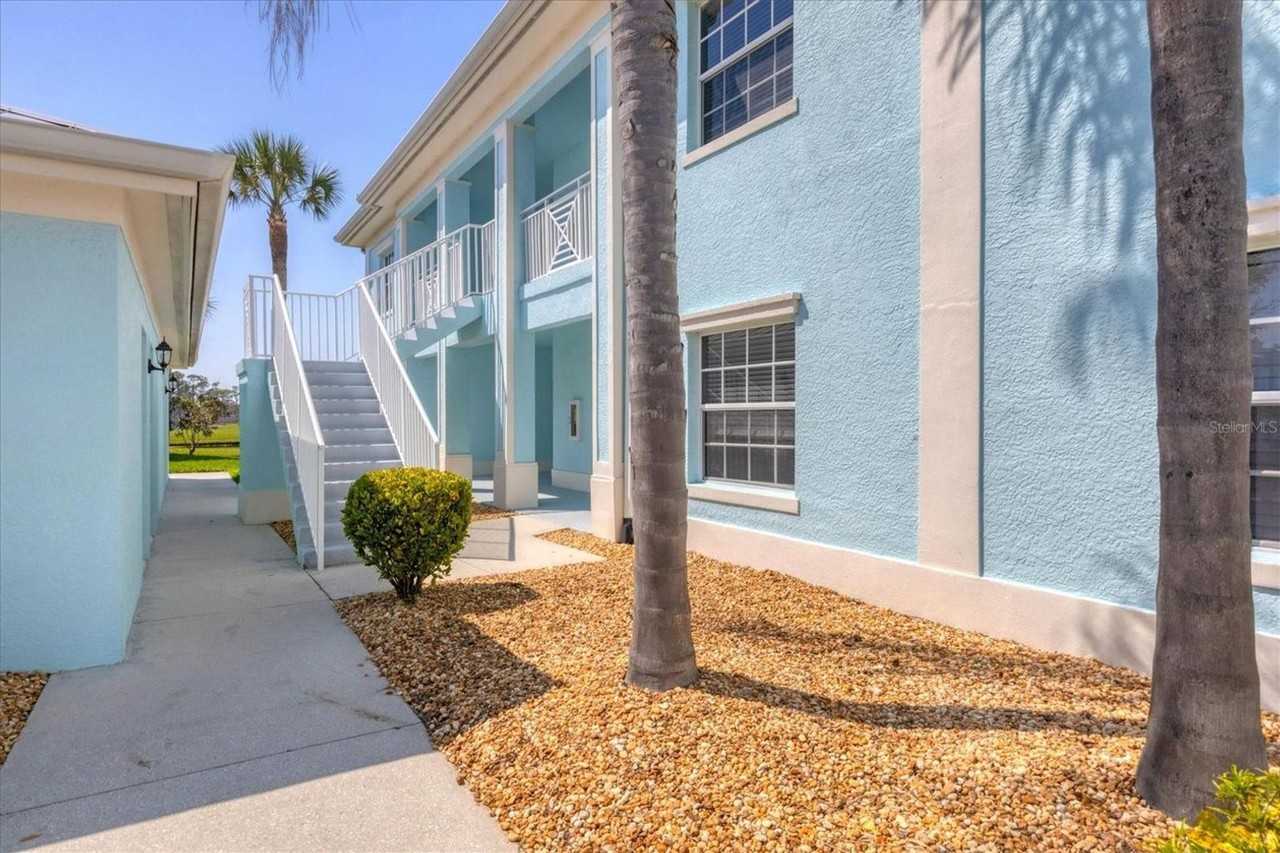 5744 Sabal Trace Dr - Photo 3 of 35