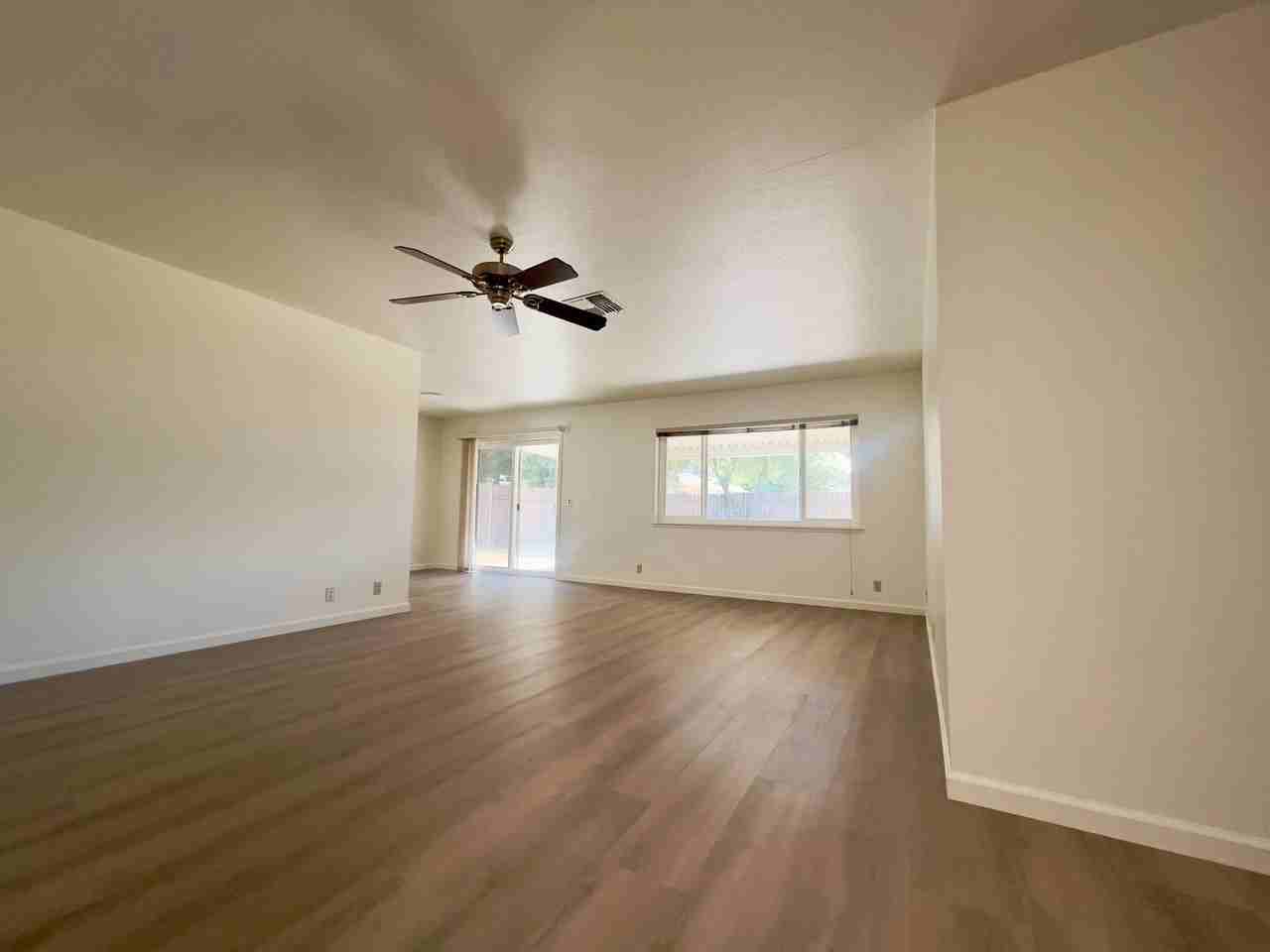 6956 Meadow Wood Trl - Photo 2 of 16