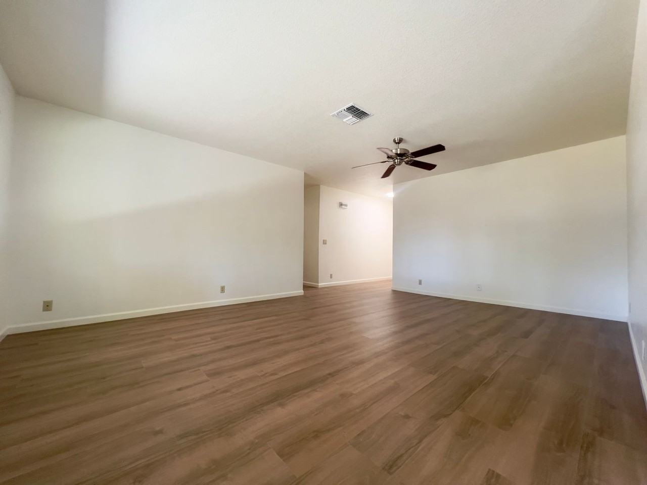 6956 Meadow Wood Trl - Photo 3 of 16