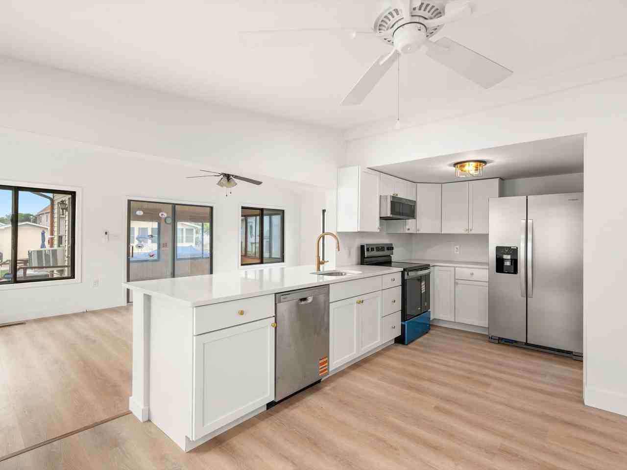 36999 Blue Bill Dr - Photo 2 of 31