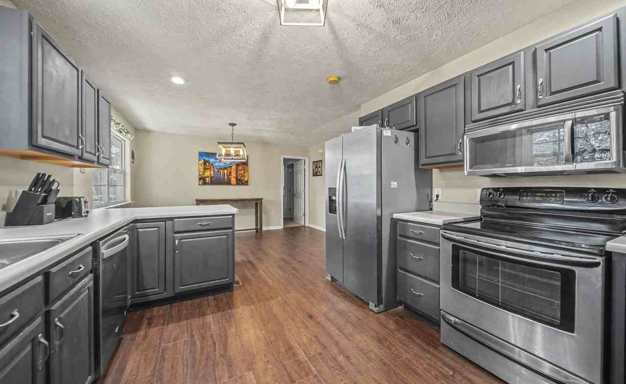 19300 Lackey Ln - Photo 7 of 36