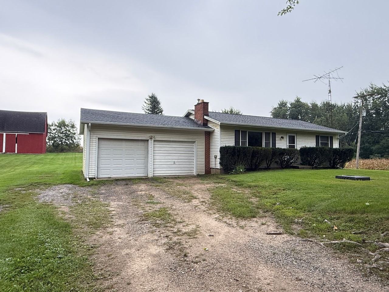 11827 N Miller Hwy - Photo 2 of 21