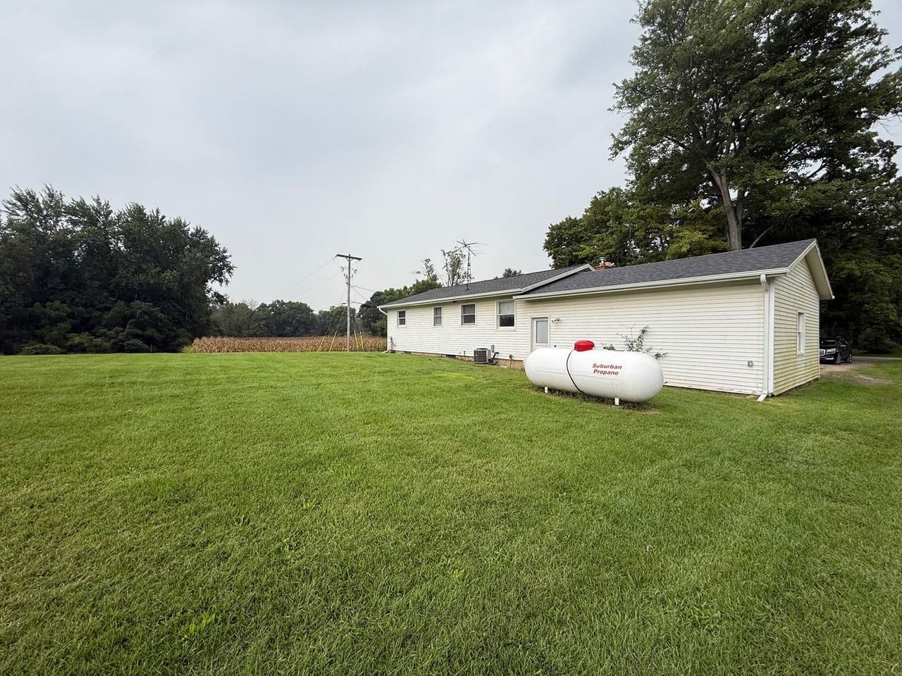 11827 N Miller Hwy - Photo 3 of 21