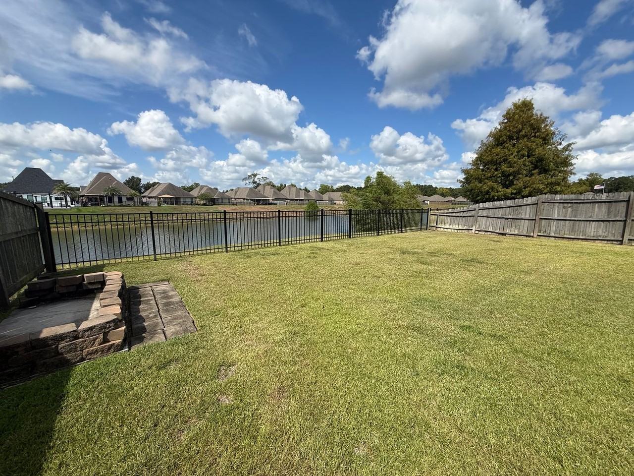 17612 Waterloo Dr - Photo 4 of 32