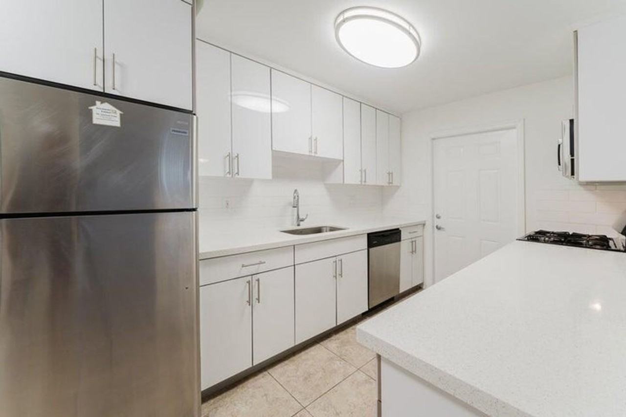 601 Sw 2nd Ave - Photo 2 of 20
