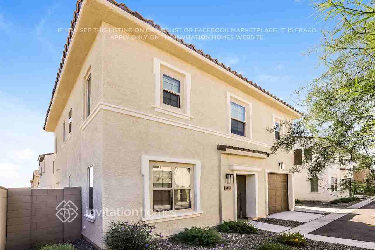 5111 N 189th Dr - Photo 3 of 32