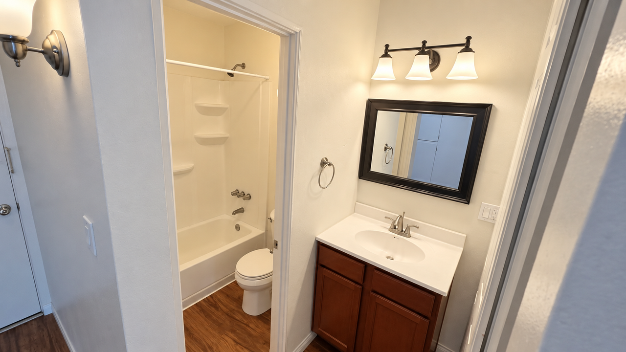 5063 CLAIREMONT MESA BLVDUnit 24 #24E - Photo 5 of 8
