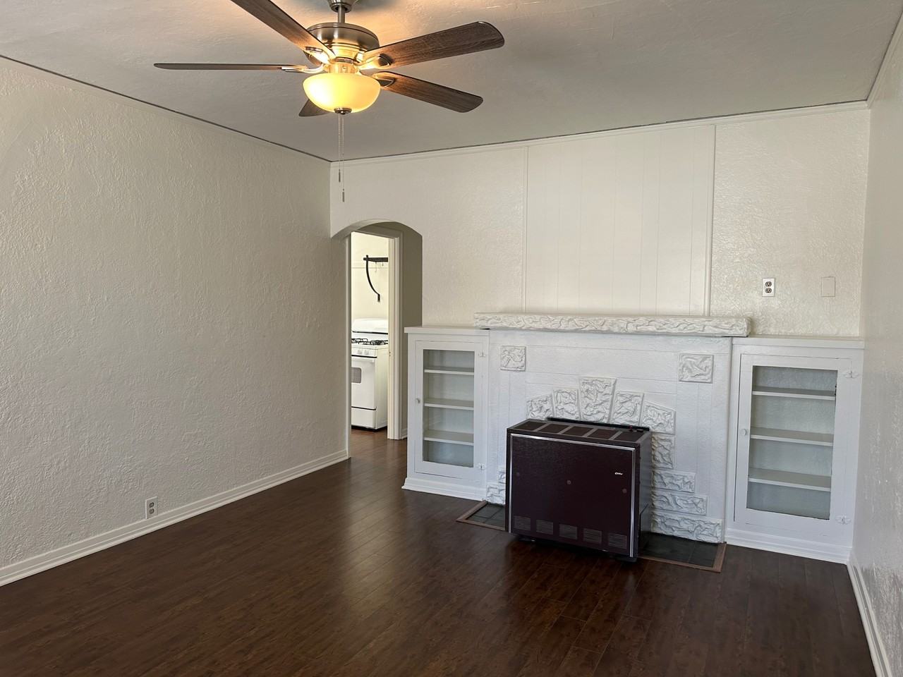 208 E Birch St #208 - Photo 5 of 30