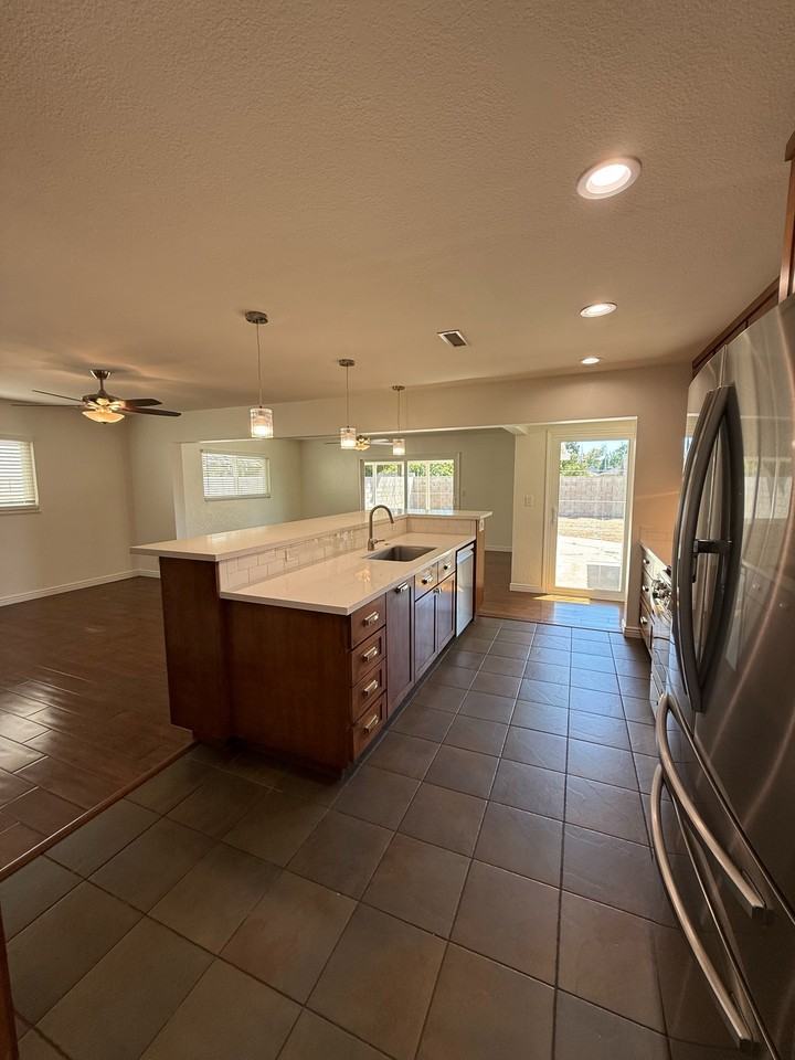 1324 E Hickory Ln #1 - Photo 6 of 50
