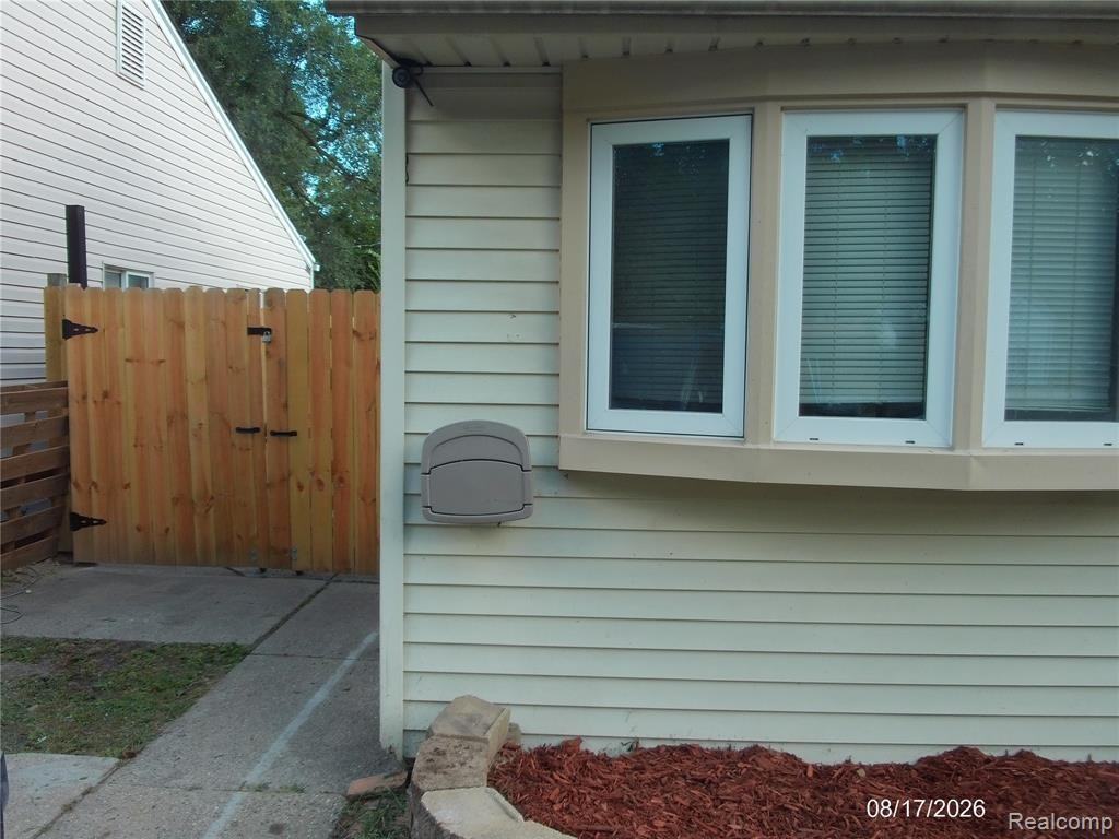 26445 Colgate Street - Photo 2 of 18