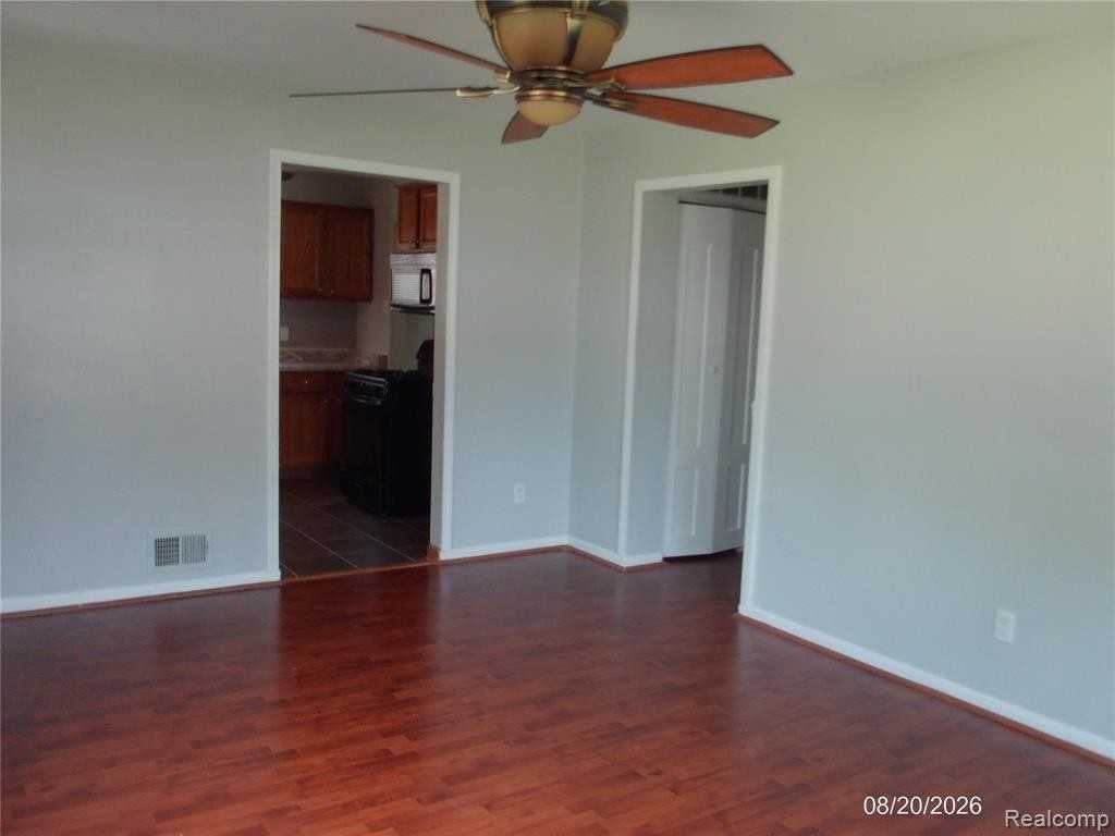 26445 Colgate Street - Photo 4 of 18