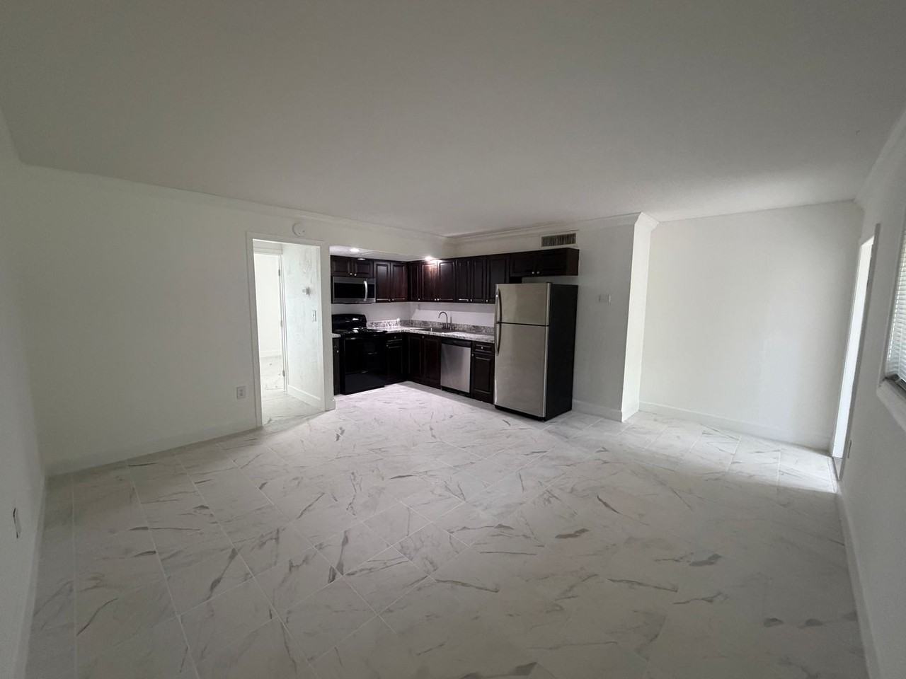 Sunpointe Apartments - Photo 2 of 20