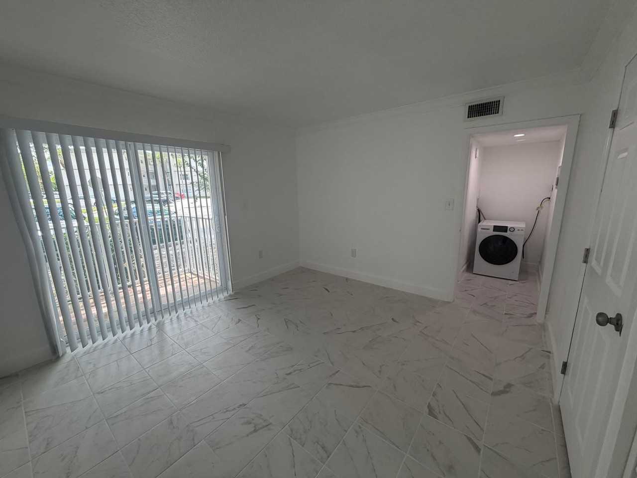 Sunpointe Apartments - Photo 6 of 20