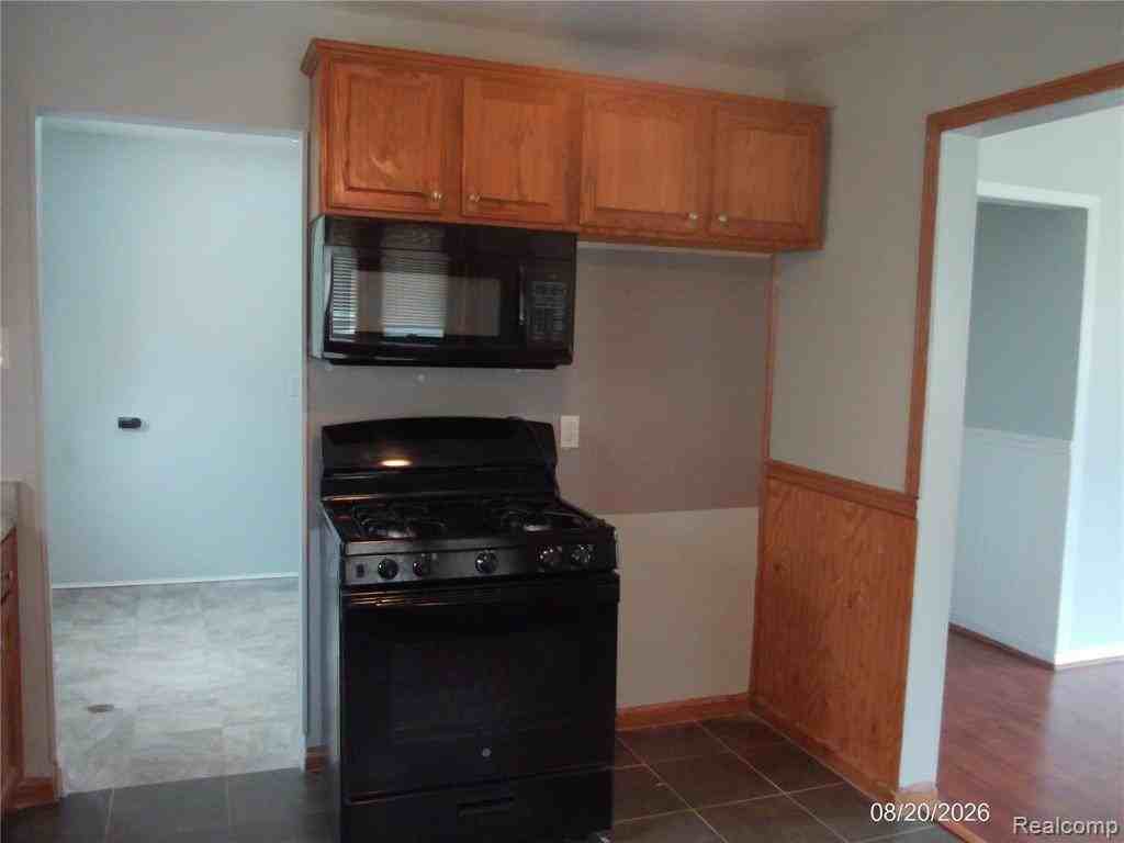 26445 Colgate Street - Photo 7 of 18