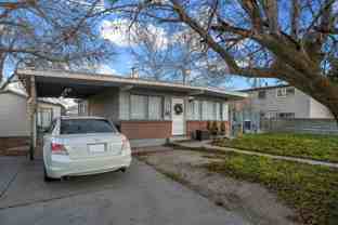 3193 S Montclair St #DOWN - Photo 1 of 1
