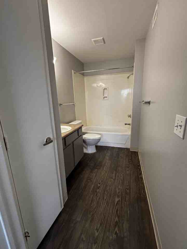 3817 S. Veterans Blvd-917 #917-60 - Photo 5 of 12
