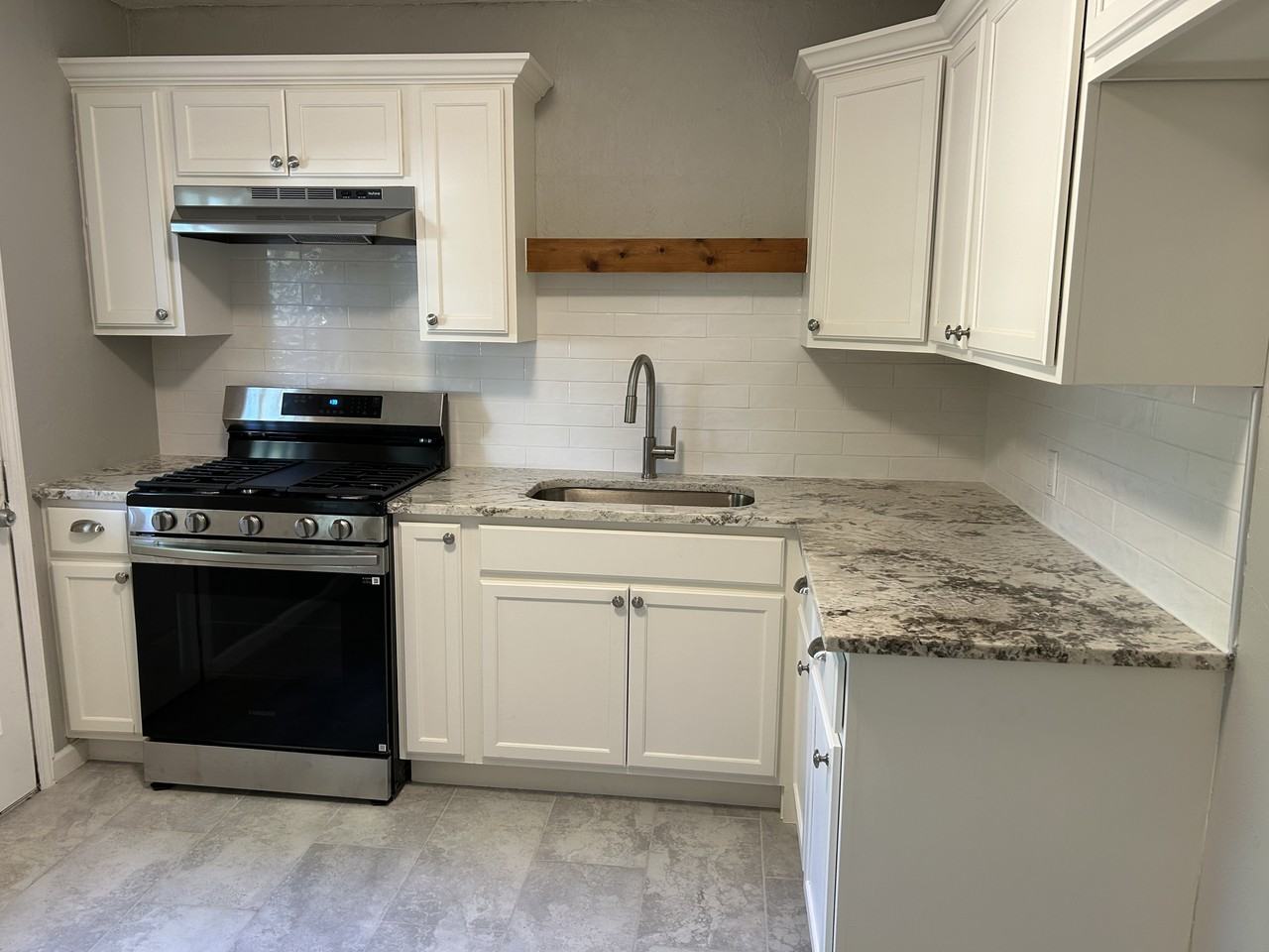 7215 Nw 43rd St #1 - Photo 5 of 21
