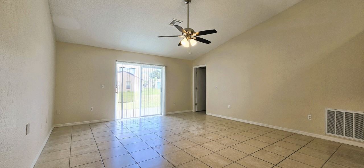 710 Lindsey Pl #1 - Photo 3 of 10