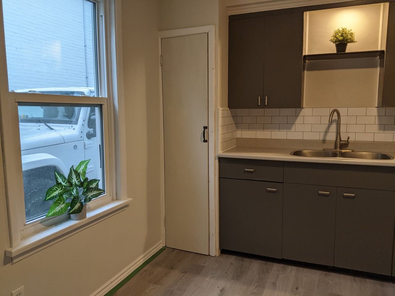 Ontario St & Eagle Ave - Photo 5 of 14