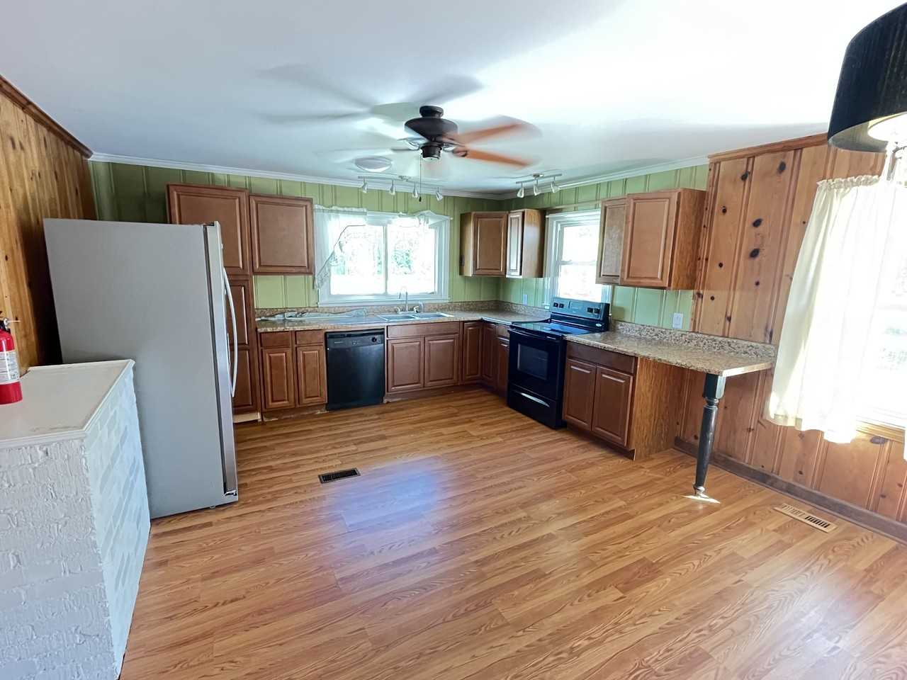 4405 Main St #1 - Photo 2 of 6