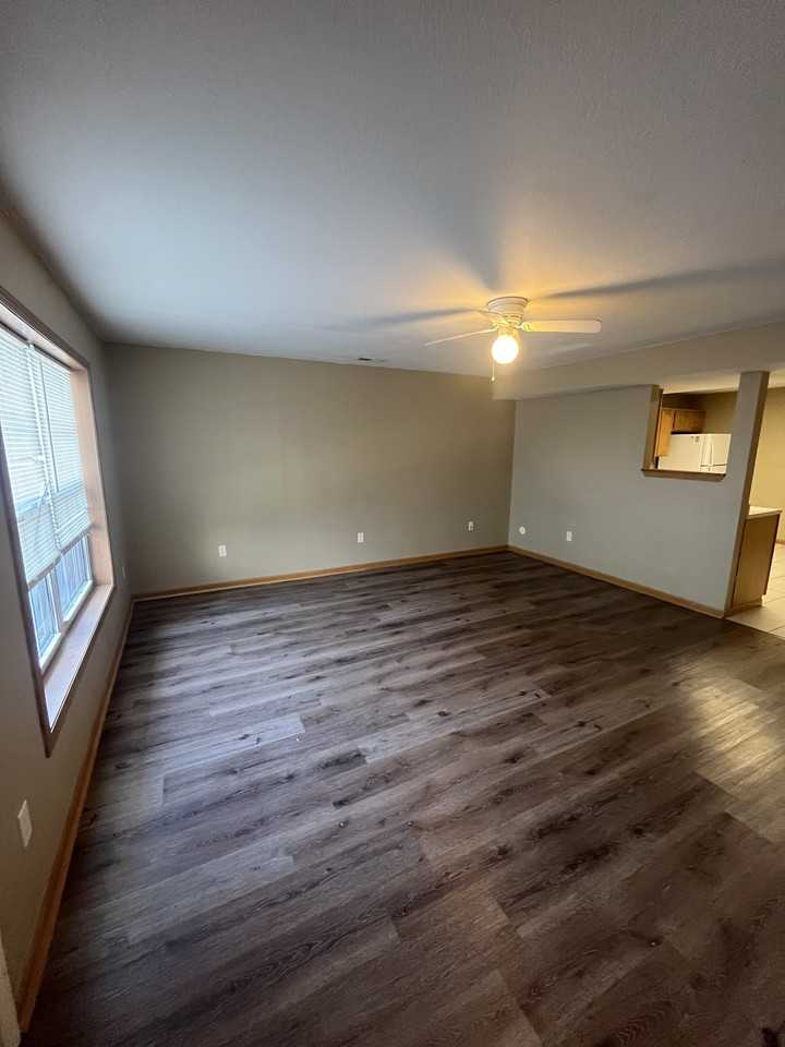 408 Ming St #C - Photo 2 of 12