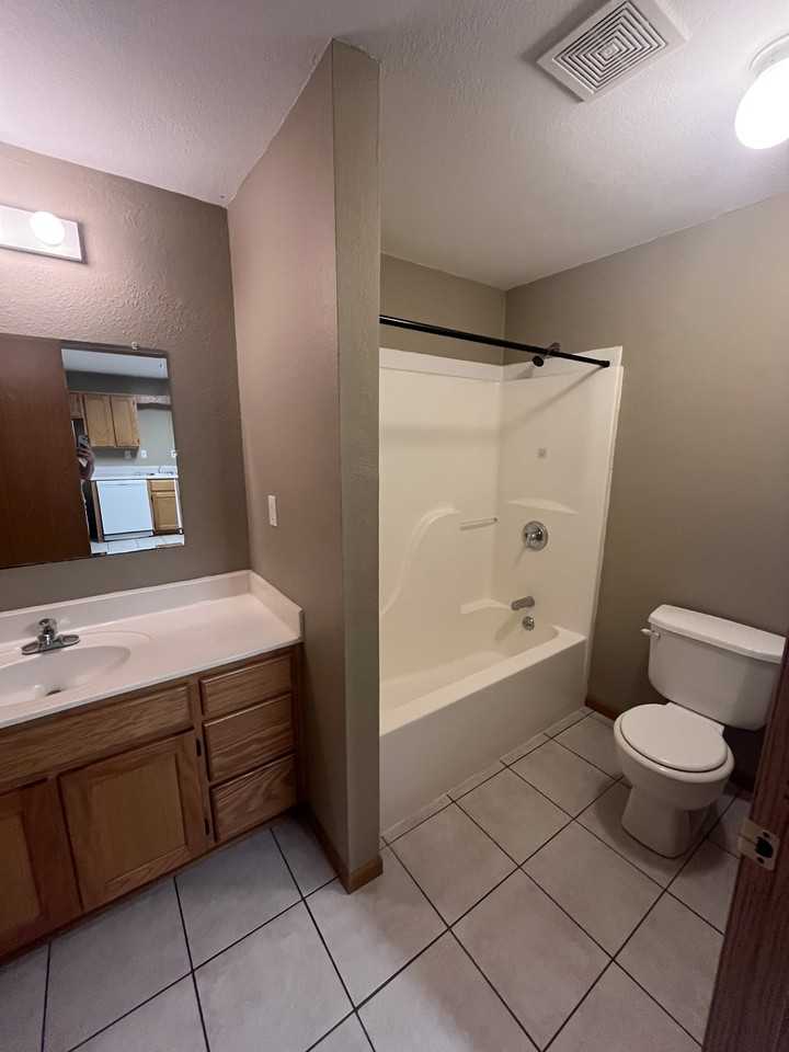 408 Ming St #C - Photo 4 of 12