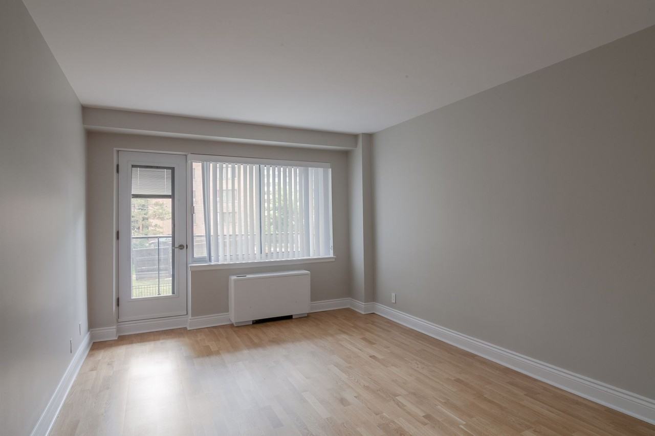 4555 Bonavista Avenue - Photo 7 of 50