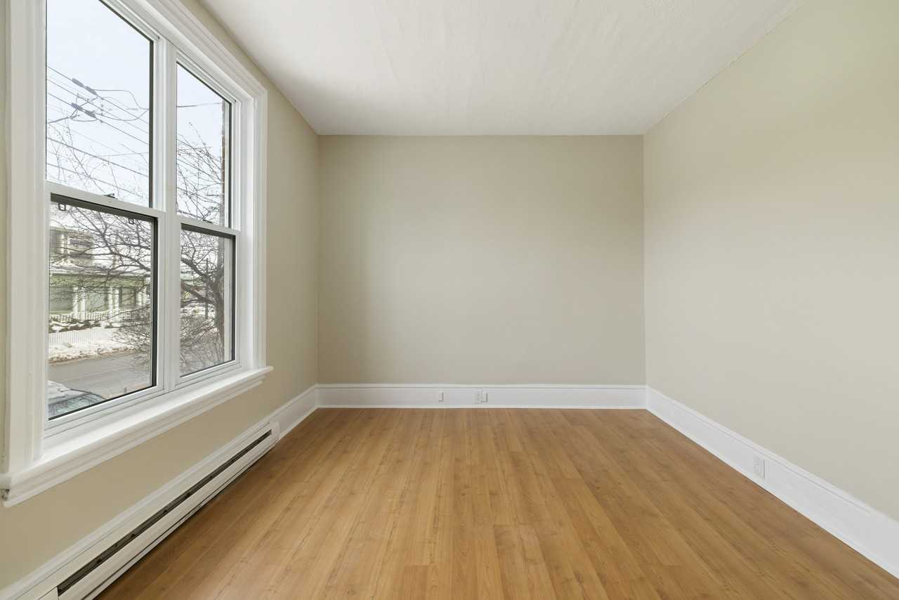 90 Barrack Street - Photo 4 of 7