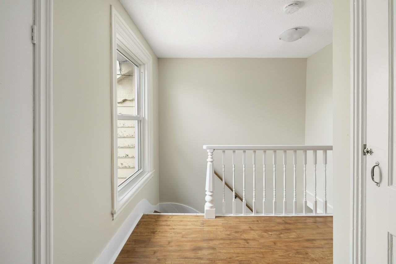 90 Barrack Street - Photo 5 of 7