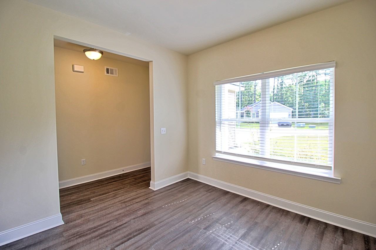 711 Mill Creek Cir #1 - Photo 3 of 33