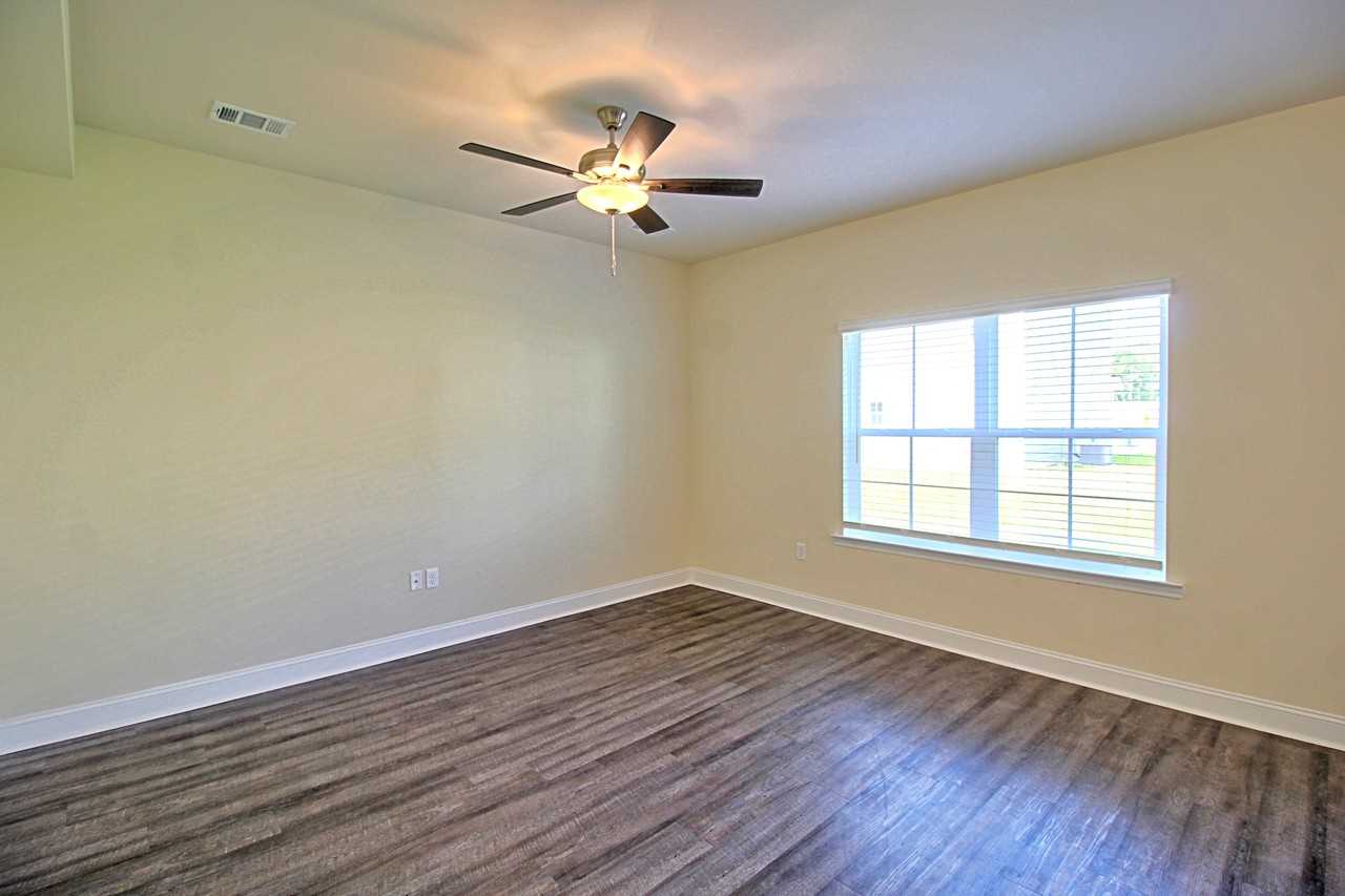 711 Mill Creek Cir #1 - Photo 5 of 33