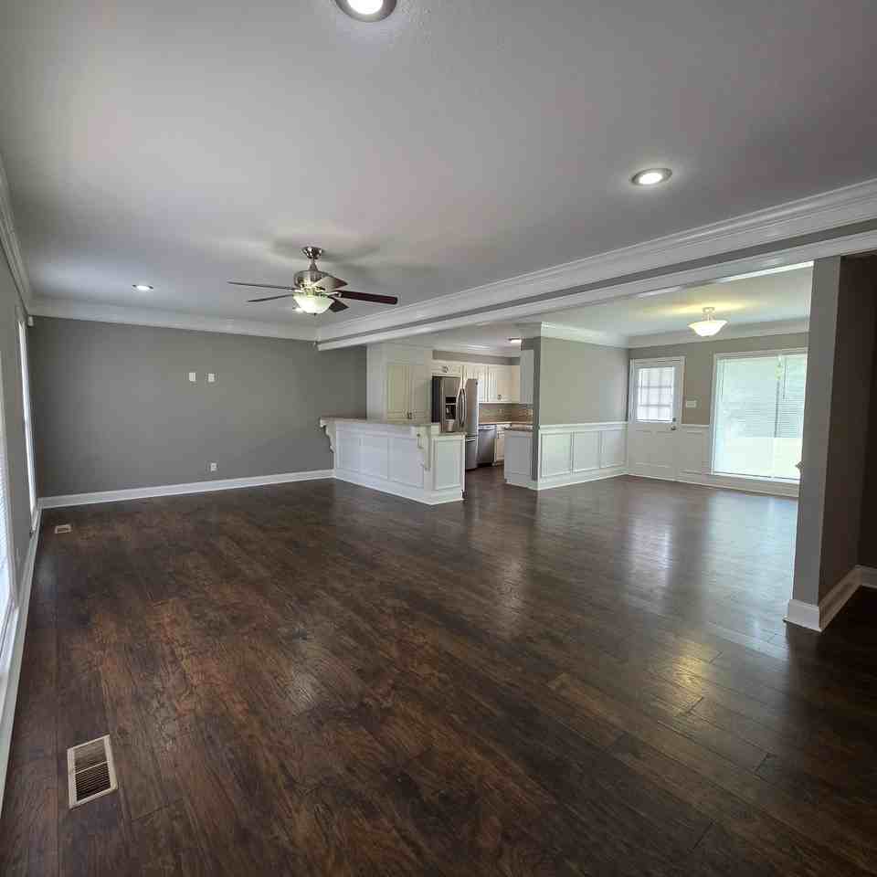 825 Community Ave #1 - Photo 3 of 21
