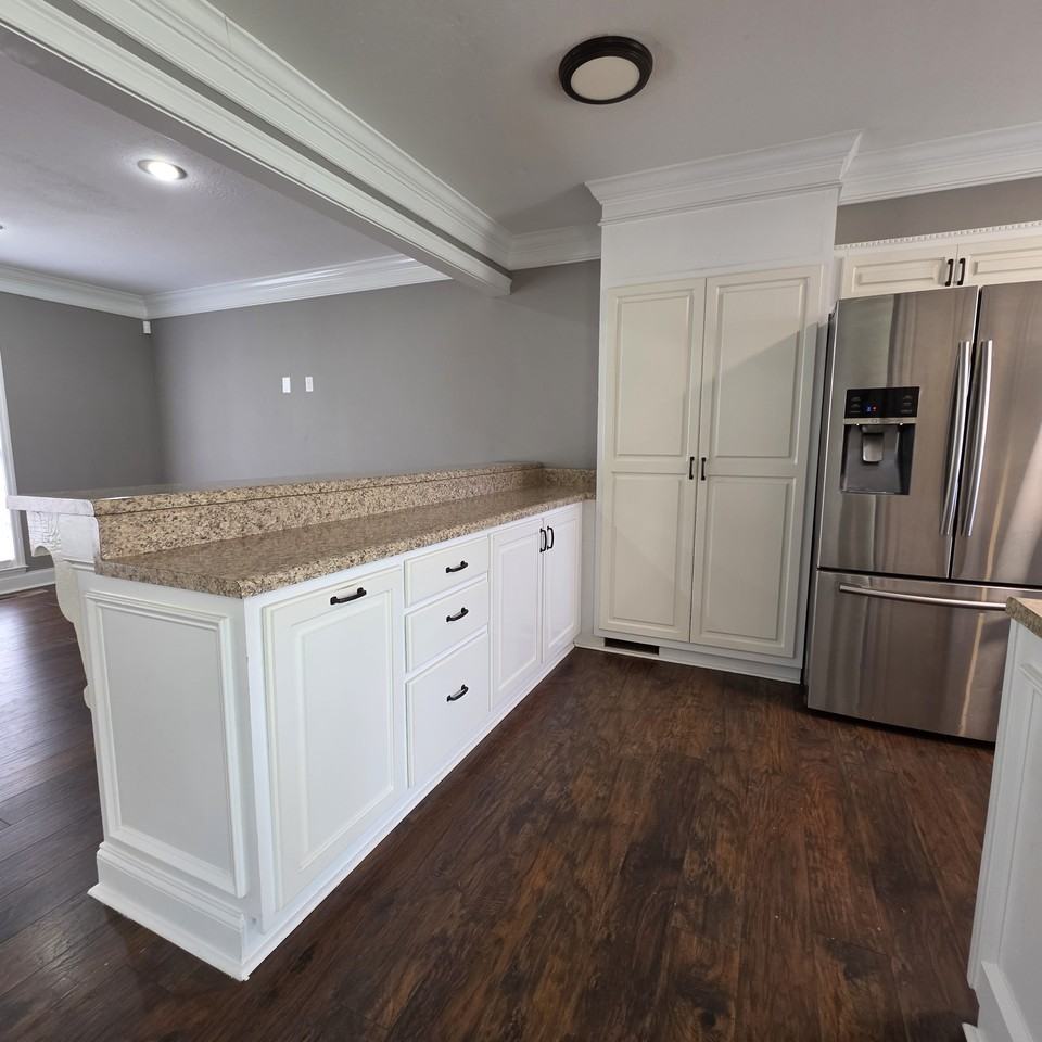 825 Community Ave #1 - Photo 5 of 21