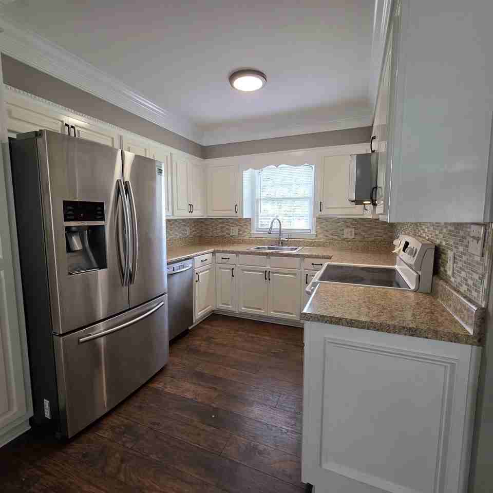 825 Community Ave #1 - Photo 7 of 21