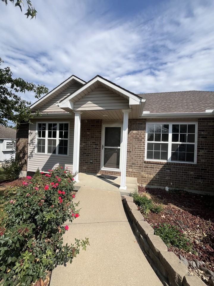 723 Iron Horse Dr #1 - Photo 2 of 29