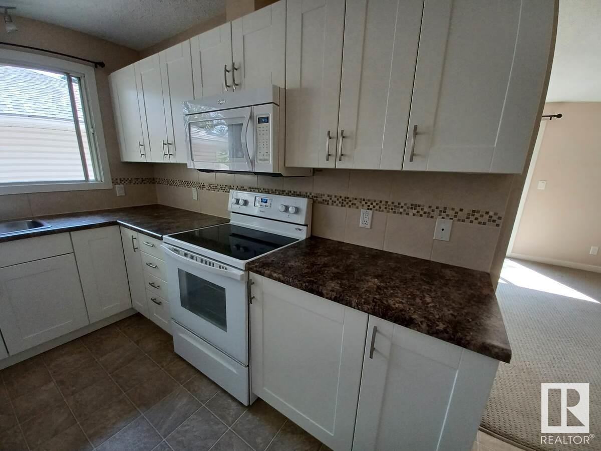 10919 122 St Nw - Photo 5 of 19