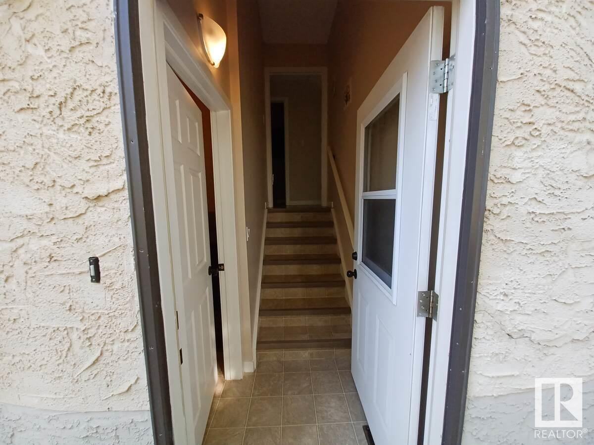 10919 122 St Nw - Photo 2 of 19